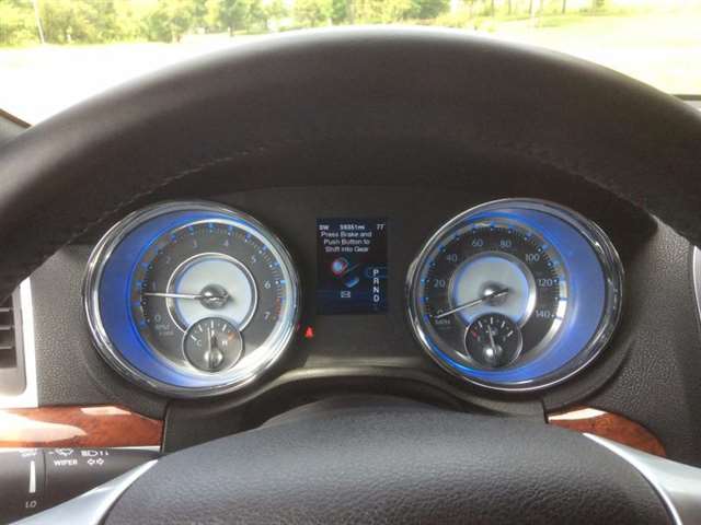 Chrysler 300 2012 photo 16